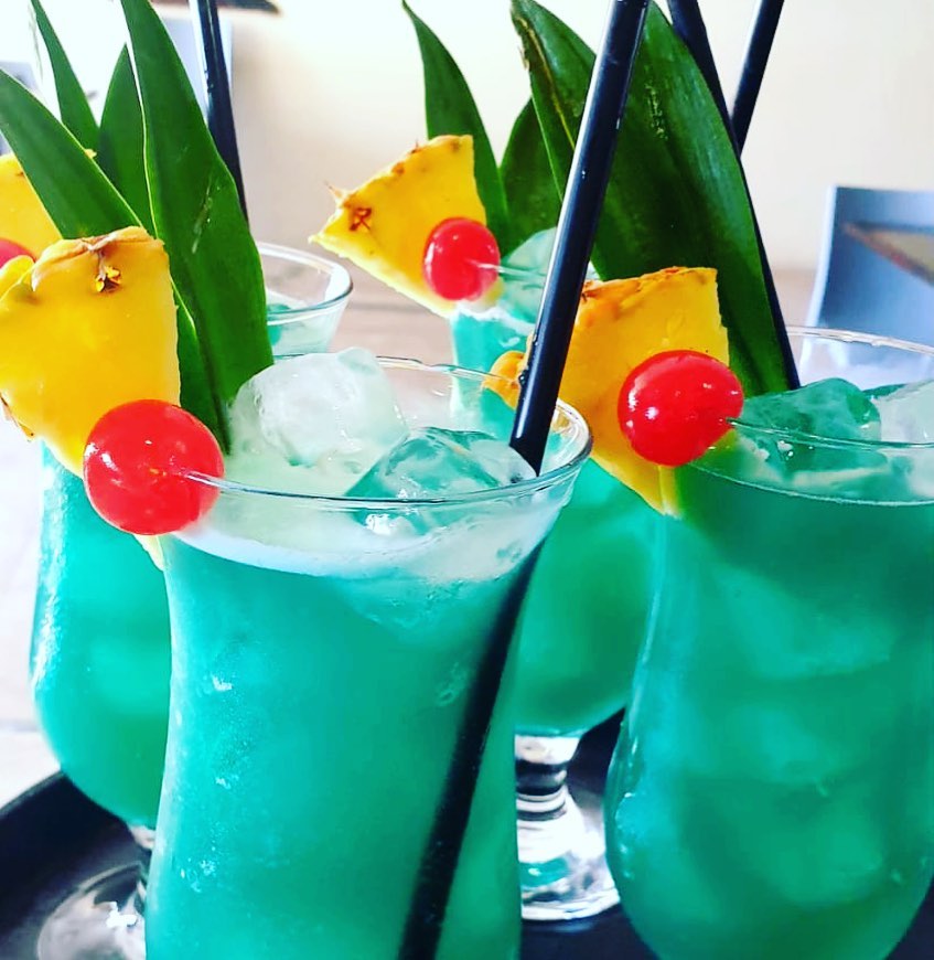 Cocktails at MobyDick Bar & Restaurant in Xlendi
