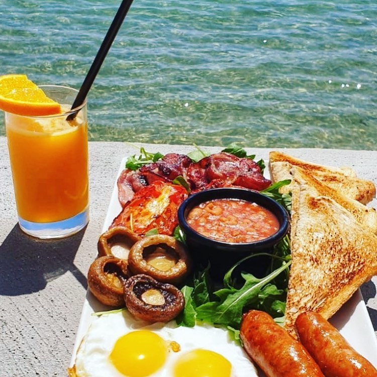 Breakfast at Xlendi seafront - the best way to start the day!